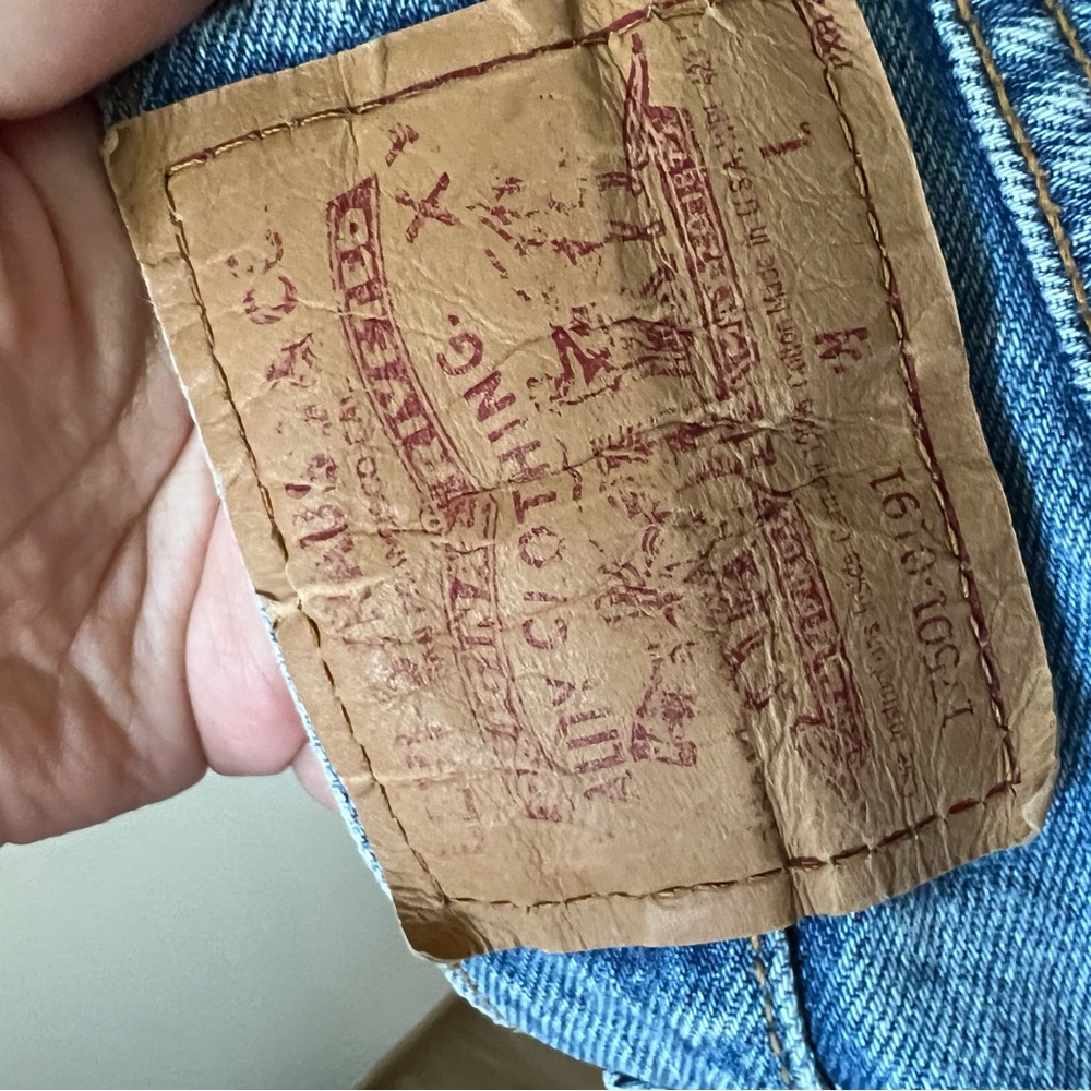 Levi’s high rise mom jeans size 28 or 13 made in USA